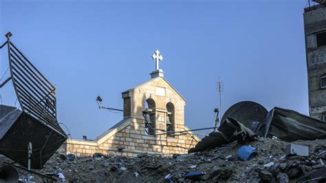 İsrail’in Gazze’deki kilise saldırısında 8 kişi hayatını kaybetti